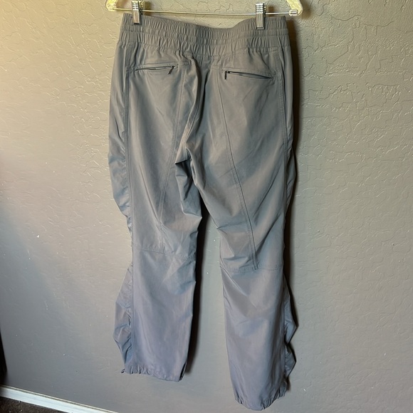 ATHLETA grey jogger pant!  EUC! Size 4P. - Picture 5 of 7